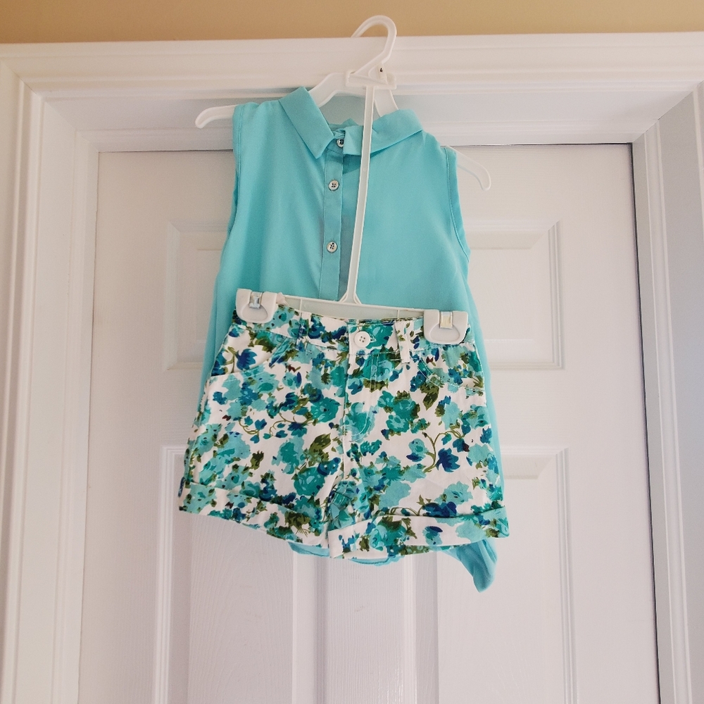 Short & blouse set never worn